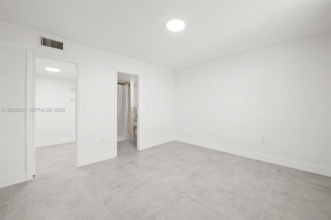 Building Photo - 10090 NW 80th Ct