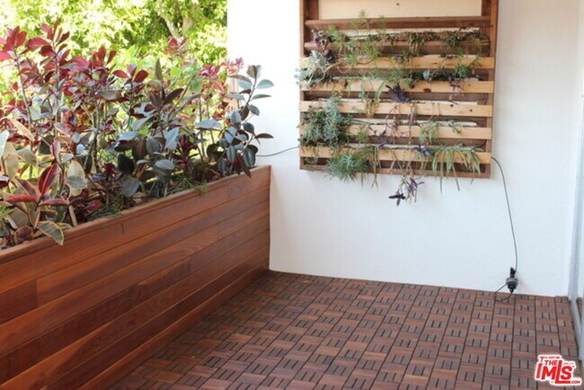 Building Photo - 11044 Ophir Dr