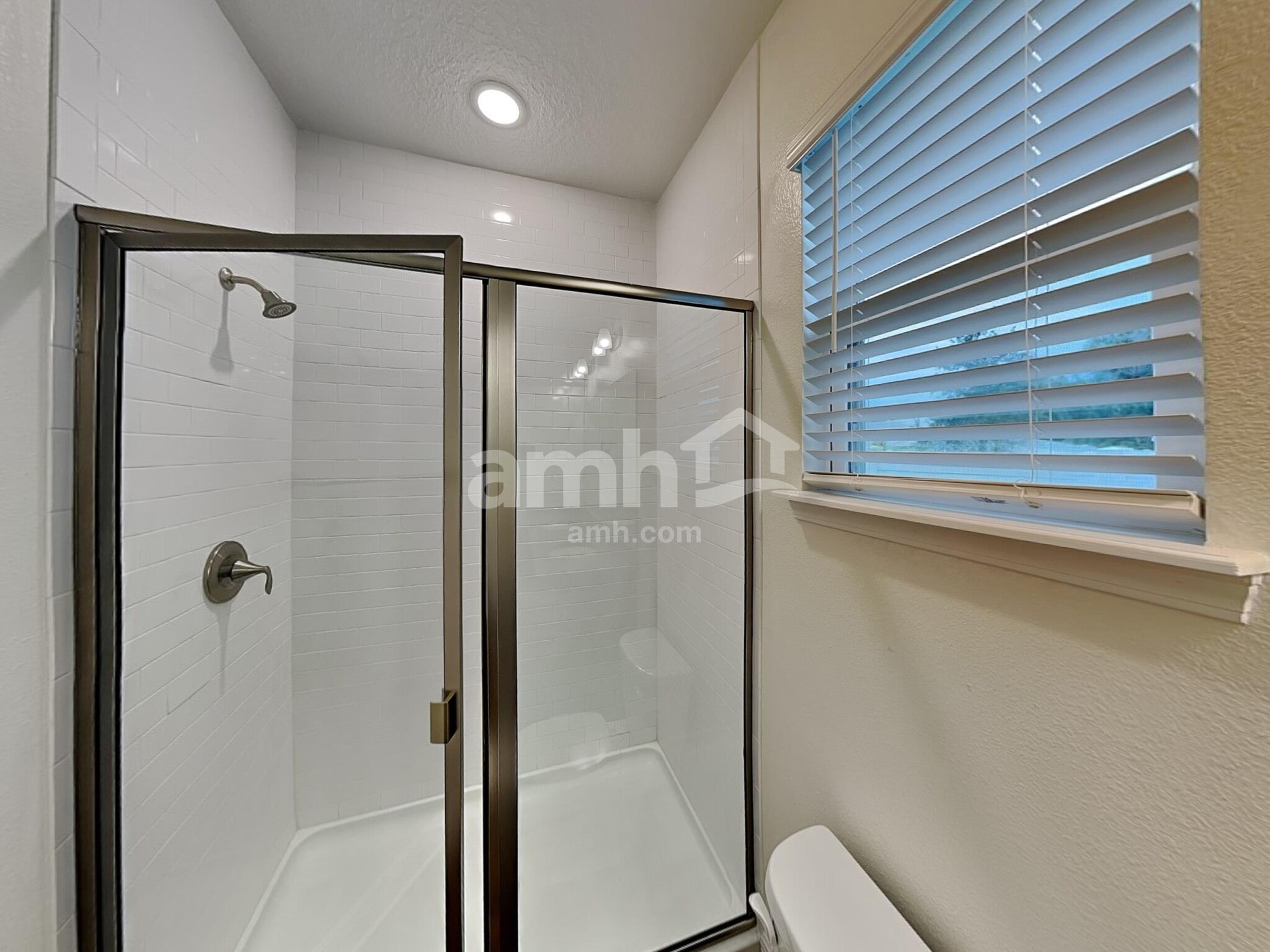 Building Photo - 1372 Celery Ave