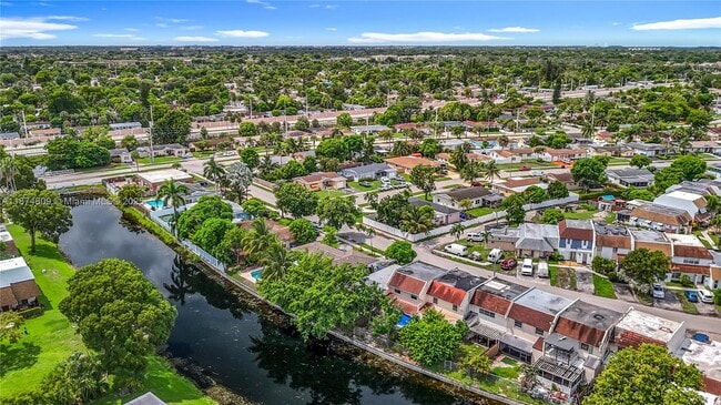 Building Photo - 1379 Seaview