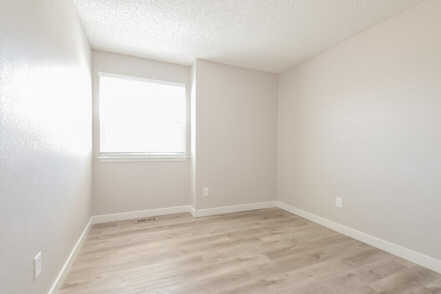 Building Photo - 5763 S Quatar Cir