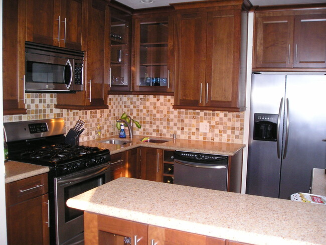 Kitchen 1 - 150 Covina Ave