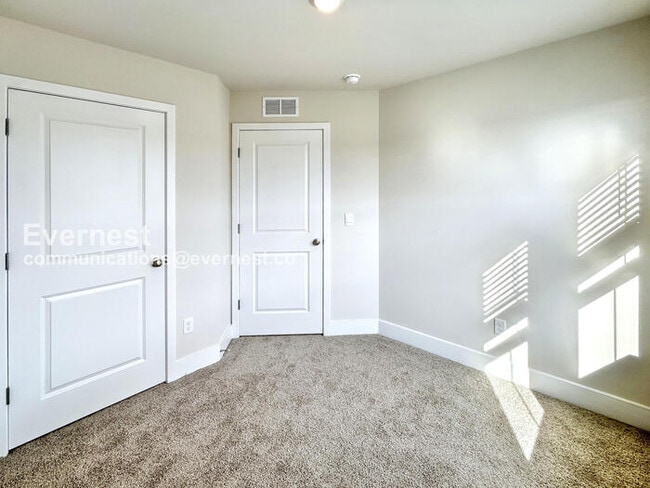 Building Photo - 195 Sioux Lp