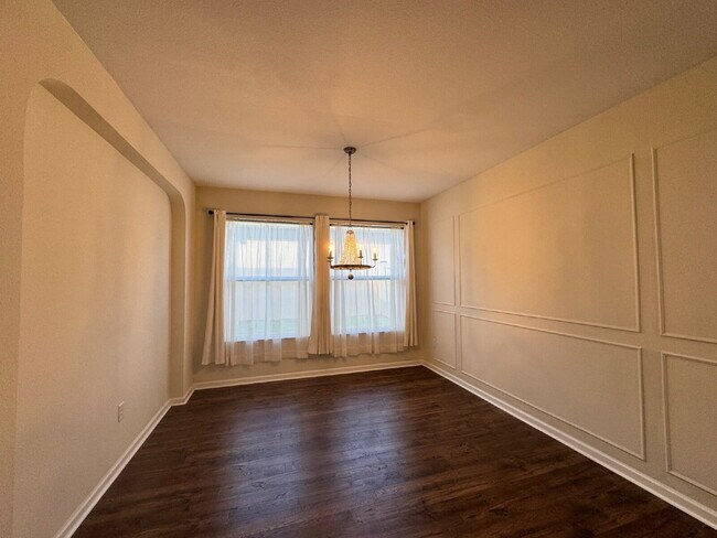 Building Photo - Apply now gets 15-Days rent for FREE!  3-Bed Home plus a Office room with Granite Touches & Spaci...