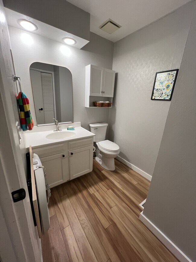 Building Photo - 206 Cypress Cir