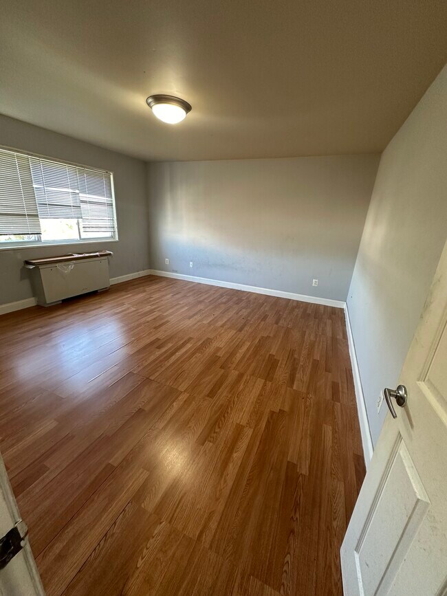 Building Photo - 1009 Chillum Rd