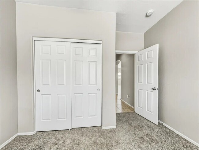 Building Photo - 1609 S 79th Ln