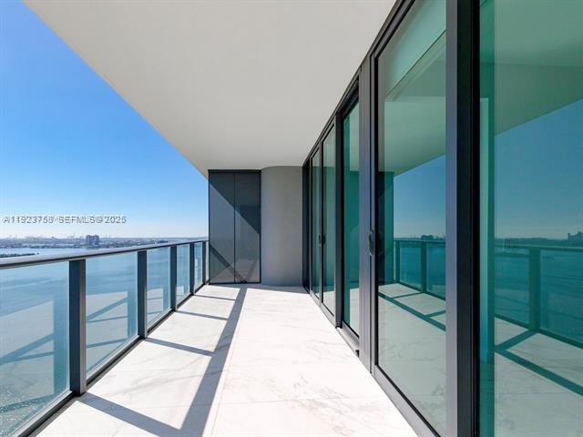 Building Photo - 3131 NE 7th Ave