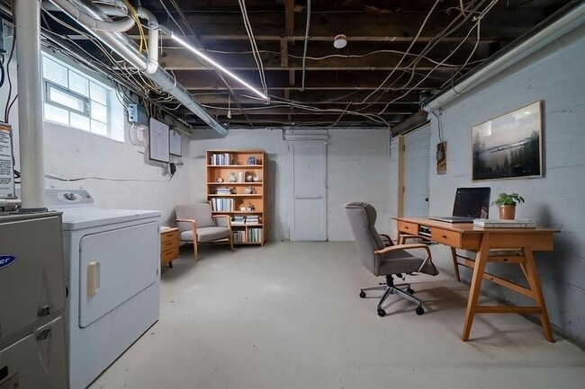 Building Photo - 363 Olancha Ave