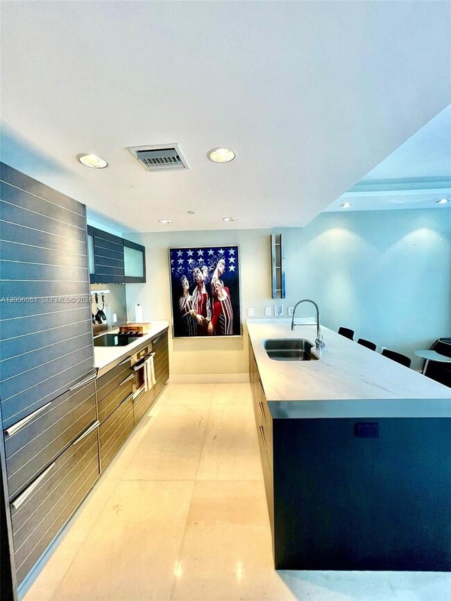 Building Photo - 200 Biscayne Blvd Way