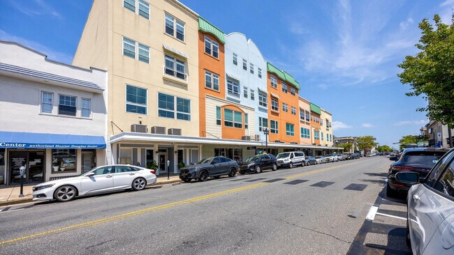 Building Photo - 810 Asbury Ave