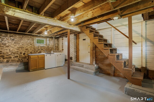 Building Photo - 6 Boys Ave