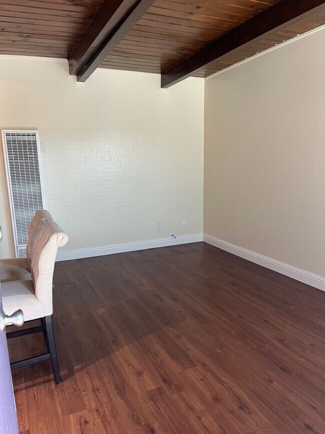 Interior Photo - Villa Fairlane