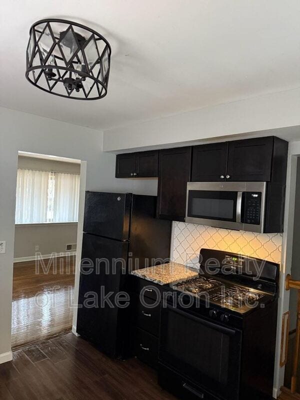 Building Photo - 321 W Princeton Ave