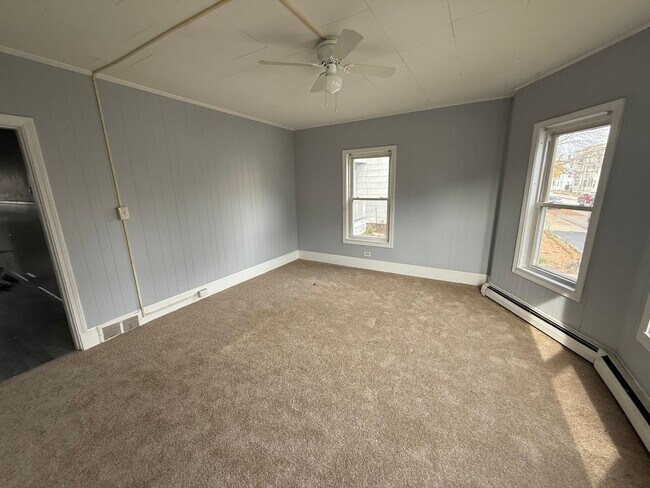 Building Photo - 568 Rimmon St