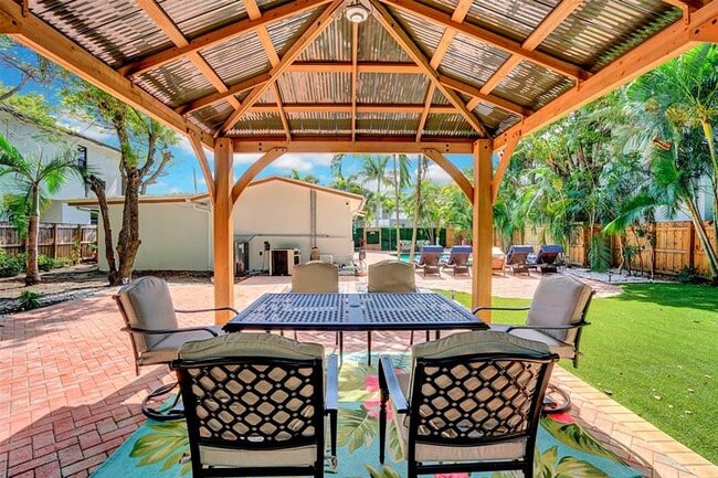 Building Photo - 1129 NE 2nd Ave