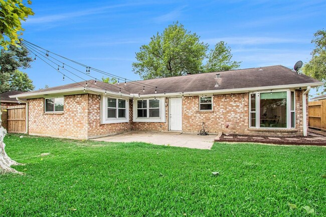 Building Photo - 17223 Fife Ln