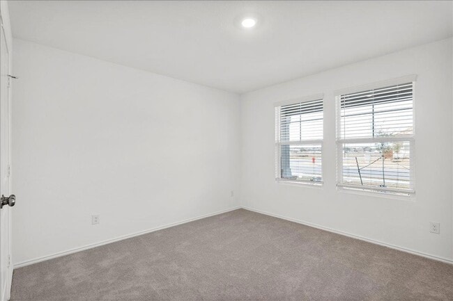 Building Photo - 212 Seven Seas Dr