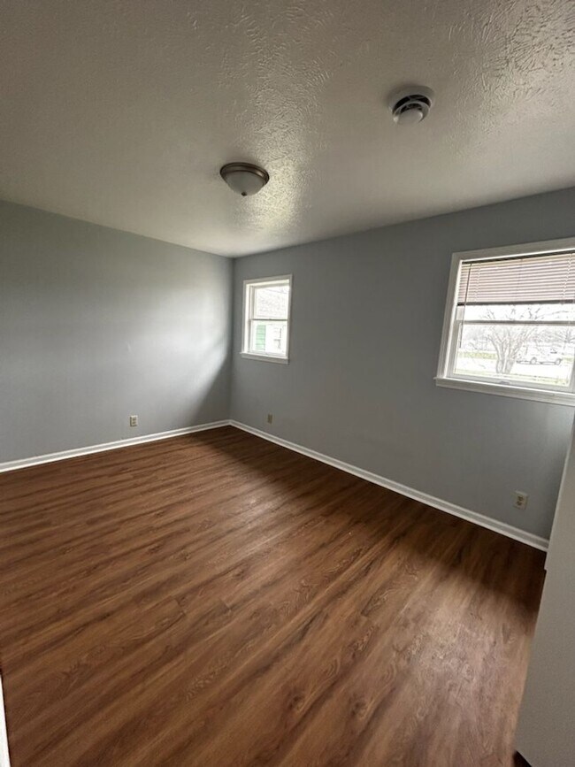 Building Photo - 2 Bedroom Kokomo Rambler!