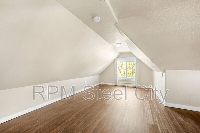 Building Photo - 2125 N Grand Ave