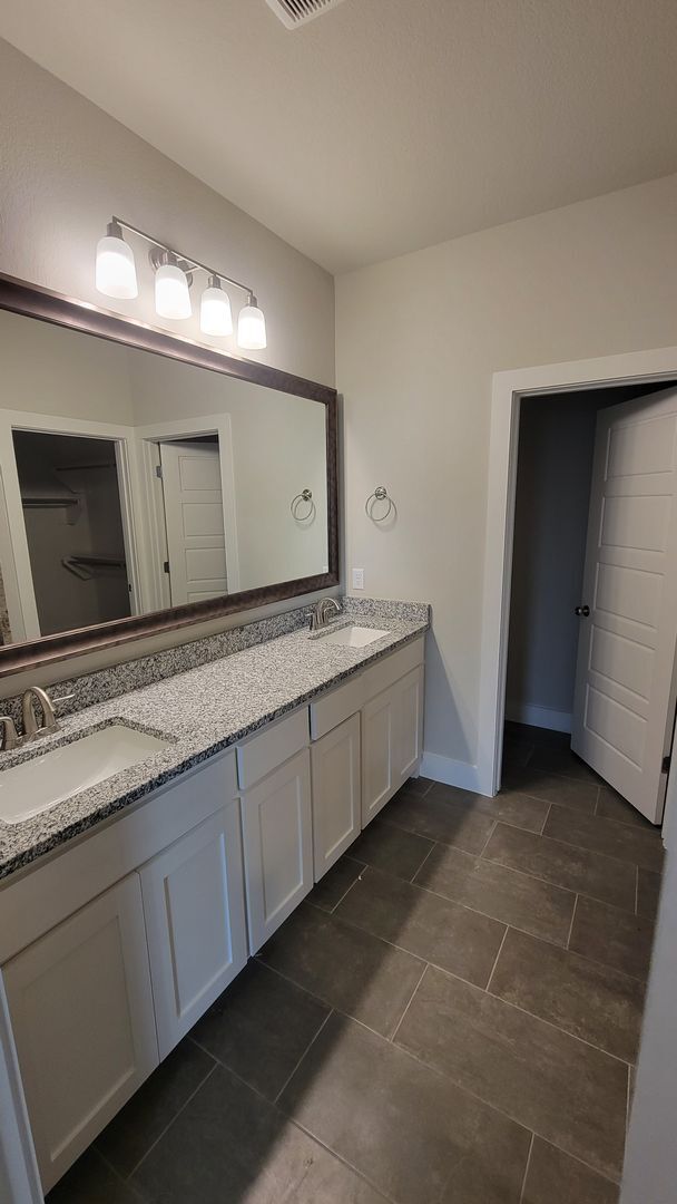 Building Photo - 3/2/2 Godley ISD + Pet Welcome Sprinklers - WALK IN SHOWER