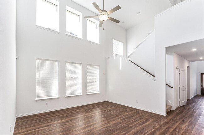 Building Photo - 5349 Archway Dr