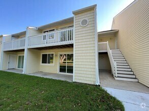 Building Photo - Updated two bedroom condo in Hampstead!