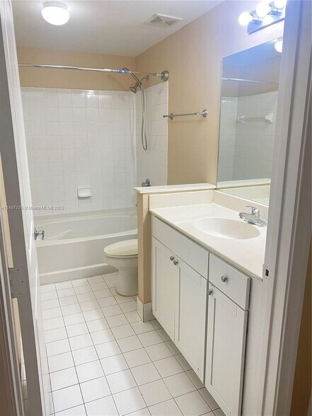 Building Photo - 5900 W Sample Rd