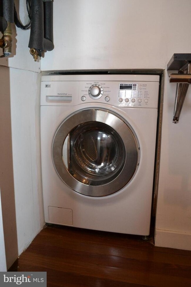 Building Photo - 2211 South St