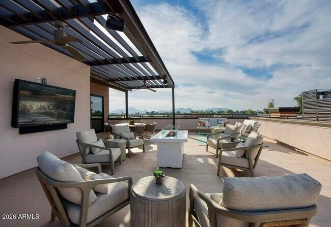 Building Photo - 9449 N 90th St