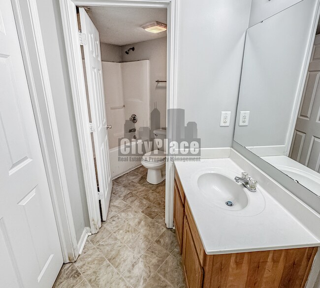 Building Photo - 2946 Carson Dr