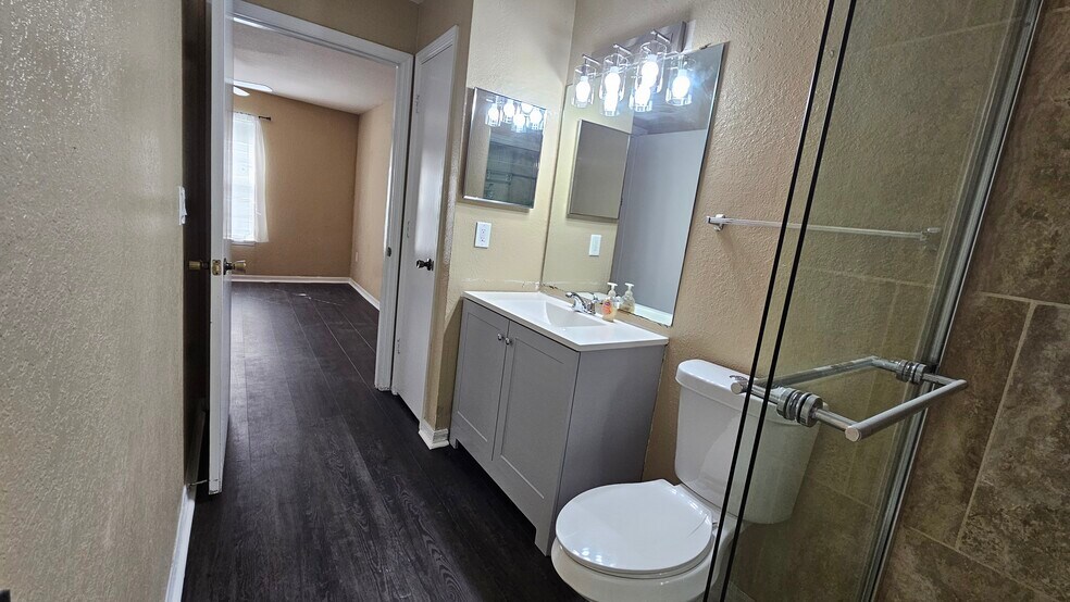 Building Photo - 8517 Island Breeze Ln