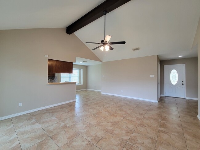 Building Photo - 10010 Sagecanyon Dr