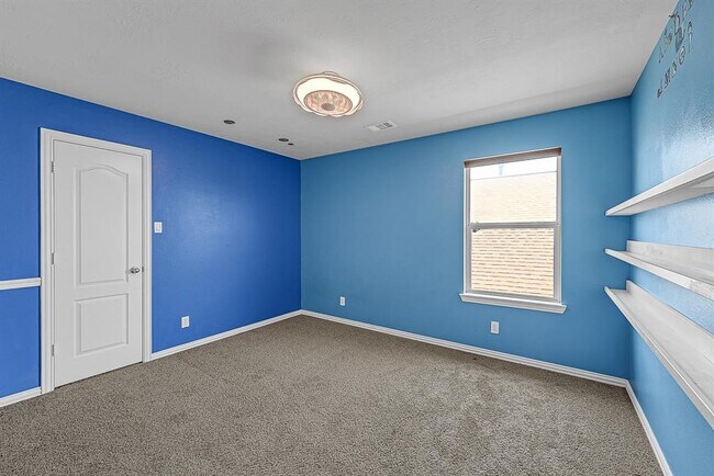 Building Photo - 2414 Snowy Egret Drive