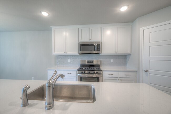 Building Photo - 3710 S 13th Pl