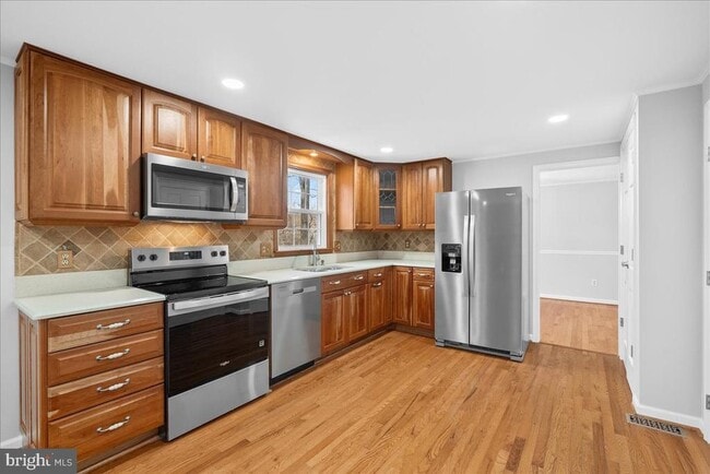 Building Photo - 8300 White Star Ct