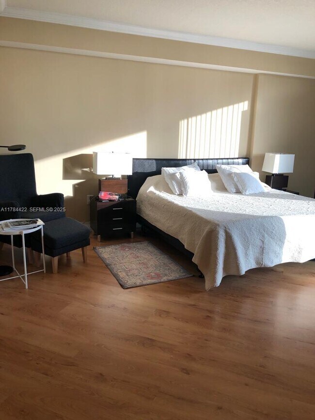 Building Photo - 3370 Hidden Bay Dr