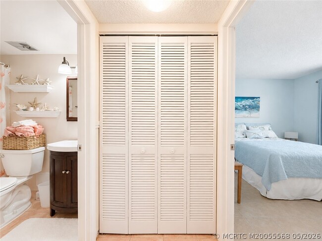 Building Photo - 7440 S Ocean Dr