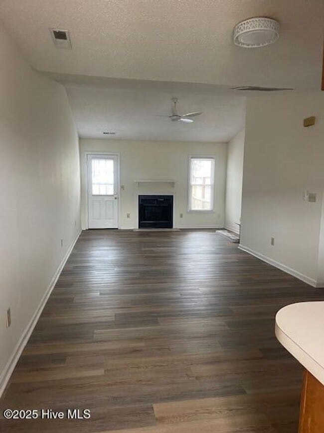 Building Photo - Duplex