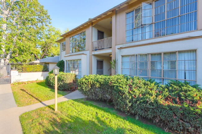 Building Photo - 1401 N Los Robles Ave