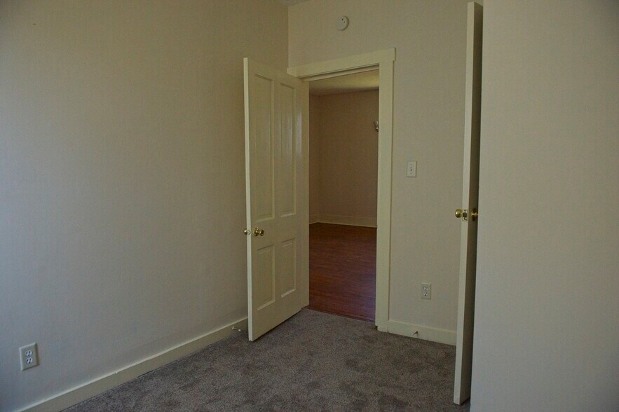 Building Photo - 1387 Central Ave