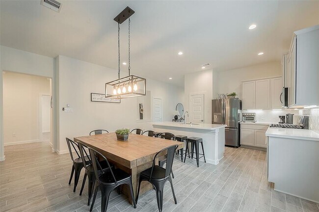 Building Photo - 15202 N Heron Heights Way