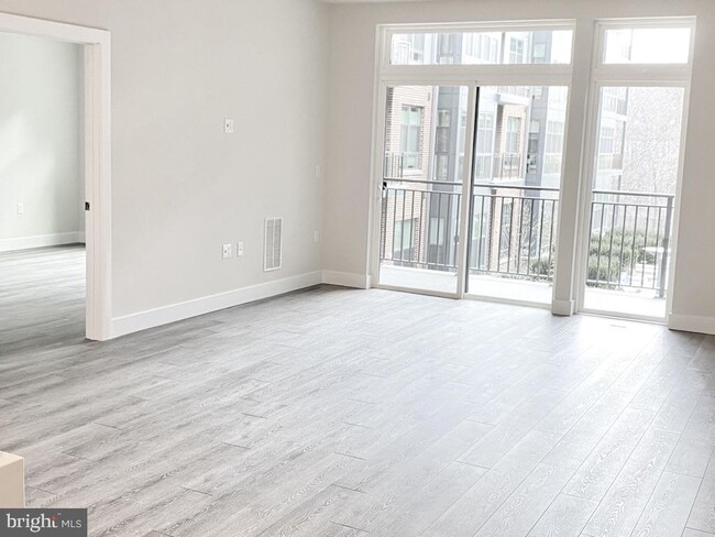 Building Photo - 1761 Old Meadow Rd