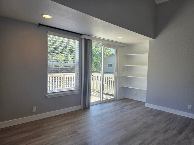 Building Photo - 780 W Cotati Ave