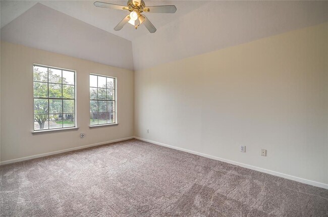 Building Photo - 11906 Dinosaur Valley Dr