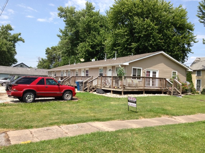 Building Photo - 123 6th St W