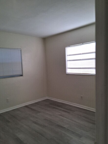 Building Photo - 3150 Pinellas Point Dr S