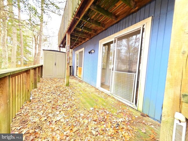 Building Photo - 13 Sailors Way