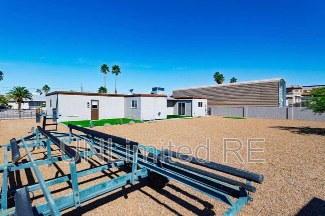 Building Photo - 2960 Star Dr