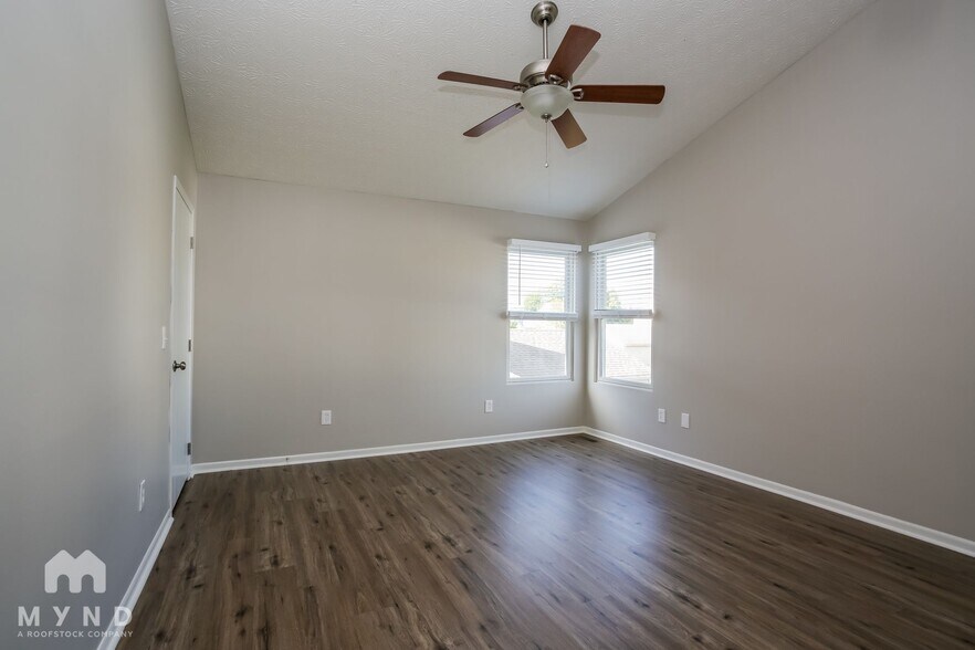 Building Photo - 540 Rockets St